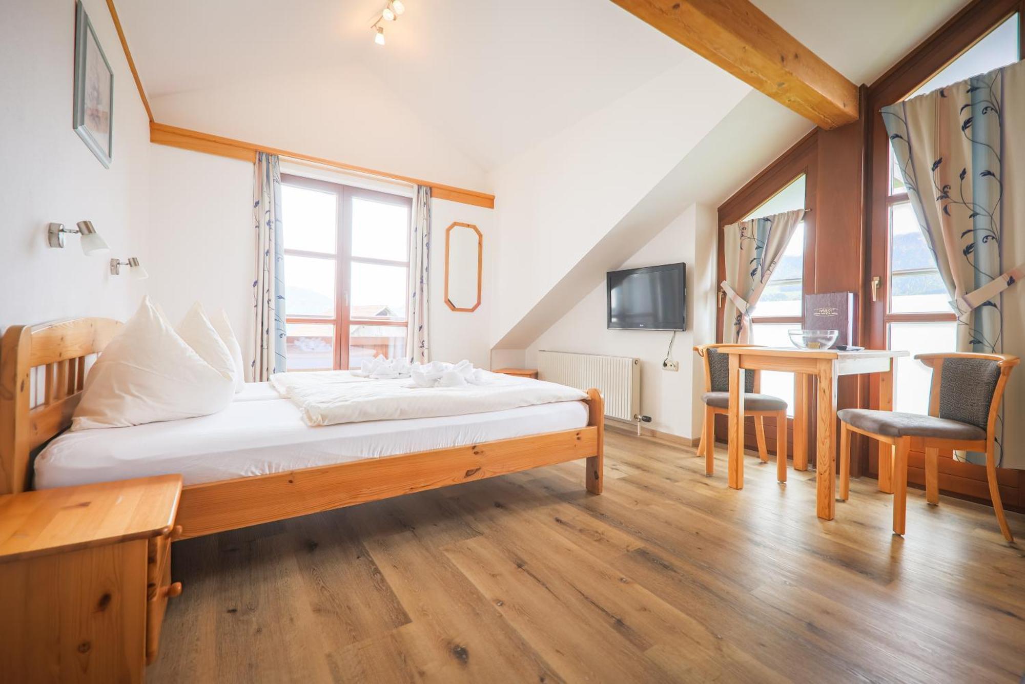 Restaurant - Cafe - Pension Hassler Berg im Drautal Exteriör bild
