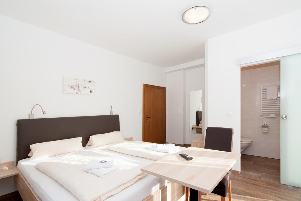 Restaurant - Cafe - Pension Hassler Berg im Drautal Rum bild